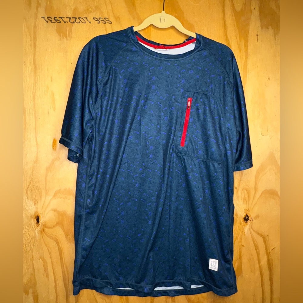 Topo Designs Tech T Shirt Mens XL Blue Pattern Zip Pocket Athletic‎
